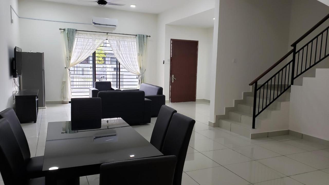 Sr Home-Stay @ Klia Kuala Lumpur Exterior foto